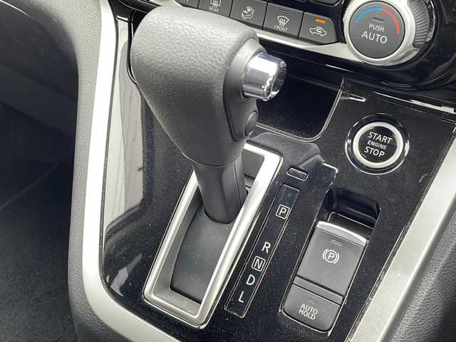 日産 セレナ ハイウェイスター プロパイロットED 長野県 2017(平29)年 4.5万km ブリリアントホワイトパール 社外SDナビ /フルセグ/CD/DVD/Bluetooth接続/ETC/プッシュスタート/ドライブレコーダー /両側スライドドア/ステアリングスイッチ/クルーズコントロール/コーナーセンサー/LEDヘッドライト/オートライト/衝突軽減システム/盗難防止/横滑り防止