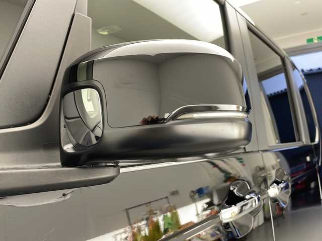 ホンダ Ｎ ＢＯＸ カスタム 長野県 2025(令7)年 0.1千km クリスタルブラックパール 4WD/届出済未使用車/ホンダセンシング/・路外逸脱抑制機能/・踏み間違い衝突軽減システム/・パーキングセンサーシステム/・衝突軽減ブレーキ/・先行車発進お知らせ機能/・歩行者事故低減ステアリング/・標識認識機能/・踏み間違い衝突軽減システム/・急アクセル抑制機能/プッシュスタートボタン/アイドリングストップ/スマートキー/レーダークルーズコントロール/Type-C充電/D+N席シートヒーター/左側電動スライドドア/純正14インチアルミ/ABS/横滑り防止装置/オートライト/オートハイビーム/LEDヘッドライト/W+カーテンエアバッグ/保証書/取扱説明書/スペアキー×1