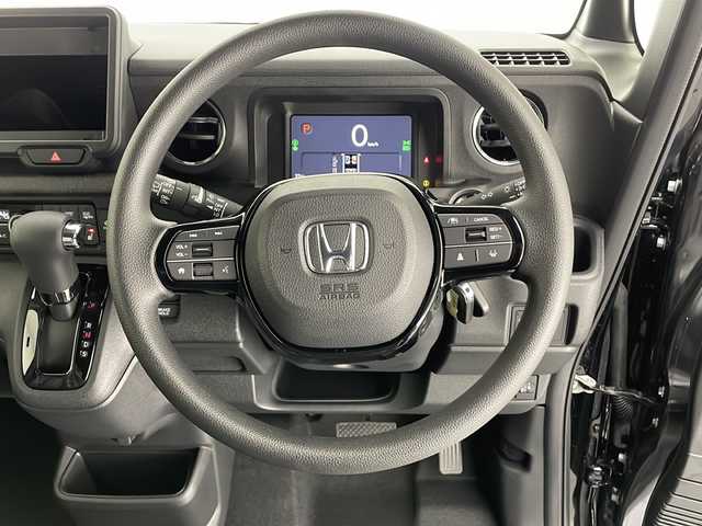 ホンダ Ｎ ＢＯＸ カスタム 長野県 2025(令7)年 0.1千km クリスタルブラックパール 4WD/届出済未使用車/ホンダセンシング/・路外逸脱抑制機能/・踏み間違い衝突軽減システム/・パーキングセンサーシステム/・衝突軽減ブレーキ/・先行車発進お知らせ機能/・歩行者事故低減ステアリング/・標識認識機能/・踏み間違い衝突軽減システム/・急アクセル抑制機能/プッシュスタートボタン/アイドリングストップ/スマートキー/レーダークルーズコントロール/Type-C充電/D+N席シートヒーター/左側電動スライドドア/純正14インチアルミ/ABS/横滑り防止装置/オートライト/オートハイビーム/LEDヘッドライト/W+カーテンエアバッグ/保証書/取扱説明書/スペアキー×1