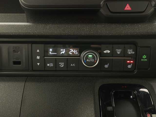 ホンダ Ｎ ＢＯＸ カスタム 長野県 2025(令7)年 0.1千km クリスタルブラックパール 4WD/届出済未使用車/ホンダセンシング/・路外逸脱抑制機能/・踏み間違い衝突軽減システム/・パーキングセンサーシステム/・衝突軽減ブレーキ/・先行車発進お知らせ機能/・歩行者事故低減ステアリング/・標識認識機能/・踏み間違い衝突軽減システム/・急アクセル抑制機能/プッシュスタートボタン/アイドリングストップ/スマートキー/レーダークルーズコントロール/Type-C充電/D+N席シートヒーター/左側電動スライドドア/純正14インチアルミ/ABS/横滑り防止装置/オートライト/オートハイビーム/LEDヘッドライト/W+カーテンエアバッグ/保証書/取扱説明書/スペアキー×1