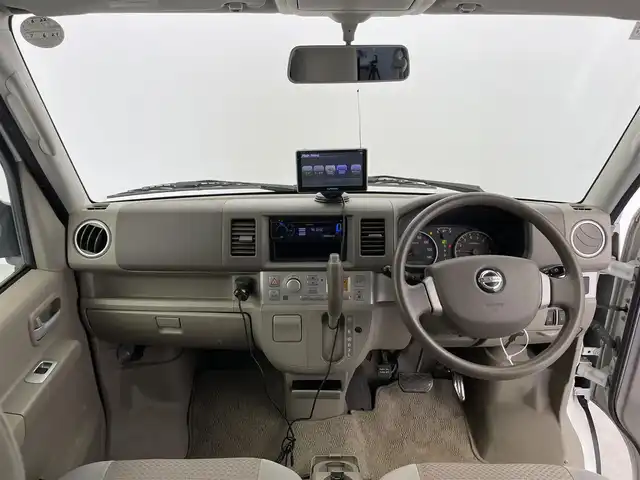 日産 ＮＶ１００クリッパー リオ E 富山県 2015(平27)年 8.3万km スノーパールホワイト ポータブルナビ/ワンセグTV/AM/FM/CD/USB/AUXプレイヤー/純正AW付きサマータイヤ積込（2mm）/片側パワースライドドア/D席シートヒーター/社外13インチAW/リモコンキー/スペアキー有/オートエアコン/社外フロアマット