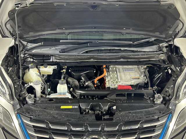 日産 セレナ e－パワー ハイウェイスター V 沖縄県 2020(令2)年 5.6万km ダークメタルグレー/ダイヤモンドブラック 県外仕入/禁煙車/純正ナビ(Bluetooth/フルセグTV/ラジオ/CD/DVD)/両側パワースライドドア/純正フリップダウンモニター/アラウンドビュー/ブラインドスポットモニター/クルーズコントロール/TVキャンセラー/スペアキー/フロアマット/純正ドアバイザー/スペアキー/シートバックテーブル