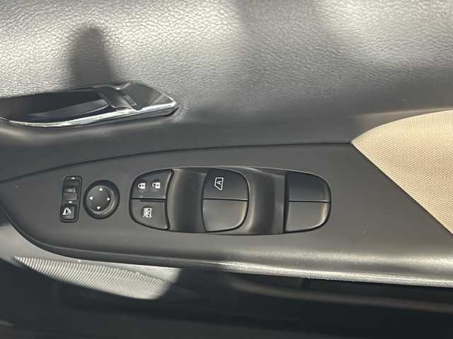 日産 セレナ e－パワー ハイウェイスター V 沖縄県 2020(令2)年 5.6万km ダークメタルグレー/ダイヤモンドブラック 県外仕入/禁煙車/純正ナビ(Bluetooth/フルセグTV/ラジオ/CD/DVD)/両側パワースライドドア/純正フリップダウンモニター/アラウンドビュー/ブラインドスポットモニター/クルーズコントロール/TVキャンセラー/スペアキー/フロアマット/純正ドアバイザー/スペアキー/シートバックテーブル