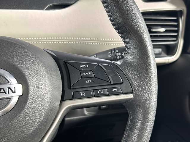 日産 セレナ e－パワー ハイウェイスター V 沖縄県 2020(令2)年 5.6万km ダークメタルグレー/ダイヤモンドブラック 県外仕入/禁煙車/純正ナビ(Bluetooth/フルセグTV/ラジオ/CD/DVD)/両側パワースライドドア/純正フリップダウンモニター/アラウンドビュー/ブラインドスポットモニター/クルーズコントロール/TVキャンセラー/スペアキー/フロアマット/純正ドアバイザー/スペアキー/シートバックテーブル