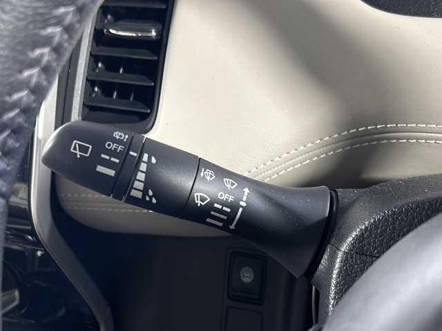 日産 セレナ e－パワー ハイウェイスター V 沖縄県 2020(令2)年 5.6万km ダークメタルグレー/ダイヤモンドブラック 県外仕入/禁煙車/純正ナビ(Bluetooth/フルセグTV/ラジオ/CD/DVD)/両側パワースライドドア/純正フリップダウンモニター/アラウンドビュー/ブラインドスポットモニター/クルーズコントロール/TVキャンセラー/スペアキー/フロアマット/純正ドアバイザー/スペアキー/シートバックテーブル