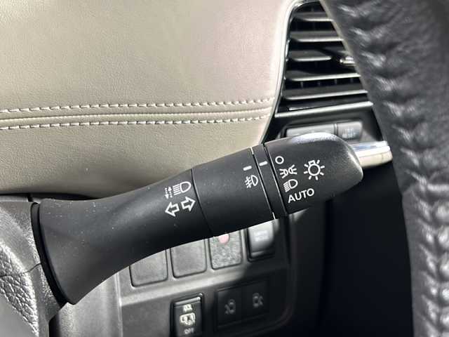 日産 セレナ e－パワー ハイウェイスター V 沖縄県 2020(令2)年 5.6万km ダークメタルグレー/ダイヤモンドブラック 県外仕入/禁煙車/純正ナビ(Bluetooth/フルセグTV/ラジオ/CD/DVD)/両側パワースライドドア/純正フリップダウンモニター/アラウンドビュー/ブラインドスポットモニター/クルーズコントロール/TVキャンセラー/スペアキー/フロアマット/純正ドアバイザー/スペアキー/シートバックテーブル