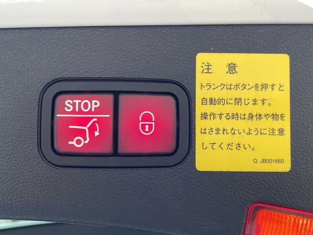メルセデス・ベンツ Ｅ２５０ ワゴン アバンギャルド 愛知県 2013(平25)年 15.4万km ポーラホワイト スライディングサンルーフ/本革シート/前席シートヒーター/後席シートヒーター/アテンションアシスト/ブラインドスポットアシスト/レーンキープアシスト/ディストロニックプラス/パドルシフト/ESP/パークトロニック/前席メモリ機能付きパワーシート/LEDヘッドライト/オートライト/パワーバックドア/ルーフレール/ビルトインETC/キーレスゴー/純正フロアマット/保証書/取扱説明書/スペアタイヤ