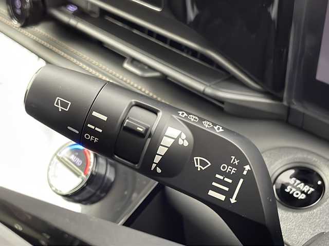 日産 セレナ e－パワー ハイウェイスター V 愛知県 2025(令7)年 0.1千km パールⅡ 2トーンカラー/XKJ プリズムホワイト / スーパーブラック 2トーン /純正12.3インチワイドディスプレイ/Bluetooth/フルセグTV/純正11インチフリップダウンモニター/登録済未使用車/全周囲カメラ/両側パワースライドドア/衝突被害軽減ブレーキ/コーナーセンサー/レーンアシスト/レーダークルーズコントロール/ワイヤレス充電器/ETC2.0/前後ドライブレコーダー/純正16インチアルミホイール/LEDオートライト/電動格納ミラー