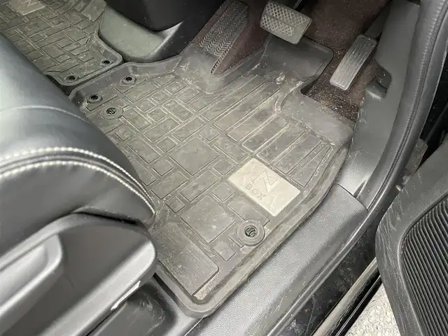 ホンダ Ｎ ＢＯＸ カスタム G L ターボ ホンダセンシング 群馬県 2017(平29)年 5.4万km クリスタルブラックパール ターボ/4WD/純正ギャザーズナビ（VXM-184VFi)/・CD/DVD/SD/USB/Bluetooth/フルセグＴＶ/・バックカメラ/＝＝＝＝＝＝/両側パワースライドドア　純正ギャザーズナビ　バックカメラ　ハーフレザーシート　シートヒーター　ドライブレコーダー　ビルトインＥＴＣ　ＬＥＤヘッドライト　スマートキー　外ＡＷ冬タイヤ車載　４ＷＤ　ターボ