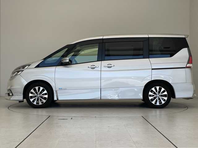 日産 セレナ ハイウェイスター G 愛知県 2016(平28)年 2.9万km ブリリアントシルバー プロパイロット/純正9型ナビ/フリップダウンモニター/全方位カメラ/両側パワースライドドア/レーダークルーズコントロール/コーナーセンサー/純正アルミホイール/LEDヘッドライト/リアオートエアコン/衝突軽減システム/フルセグ/CD DVD/Bluetooth/ステアリングスイッチ/スマートキー/プッシュスタート