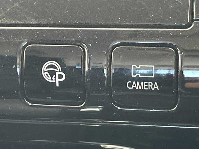 日産 セレナ ハイウェイスター G 愛知県 2016(平28)年 2.9万km ブリリアントシルバー プロパイロット/純正9型ナビ/フリップダウンモニター/全方位カメラ/両側パワースライドドア/レーダークルーズコントロール/コーナーセンサー/純正アルミホイール/LEDヘッドライト/リアオートエアコン/衝突軽減システム/フルセグ/CD DVD/Bluetooth/ステアリングスイッチ/スマートキー/プッシュスタート