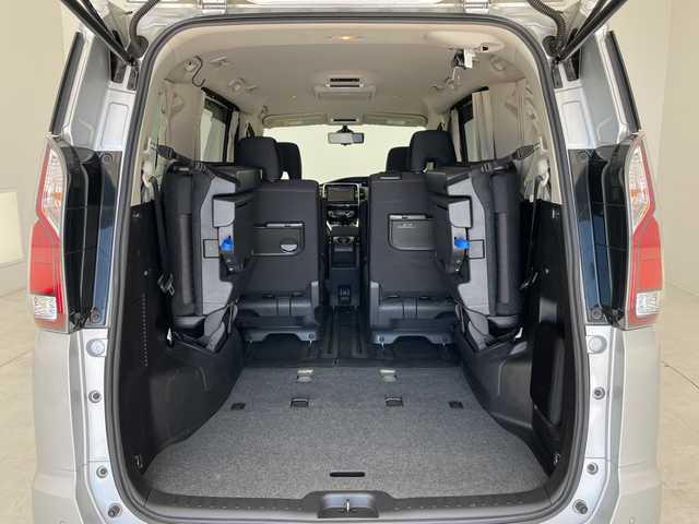 日産 セレナ ハイウェイスター G 愛知県 2016(平28)年 2.9万km ブリリアントシルバー プロパイロット/純正9型ナビ/フリップダウンモニター/全方位カメラ/両側パワースライドドア/レーダークルーズコントロール/コーナーセンサー/純正アルミホイール/LEDヘッドライト/リアオートエアコン/衝突軽減システム/フルセグ/CD DVD/Bluetooth/ステアリングスイッチ/スマートキー/プッシュスタート