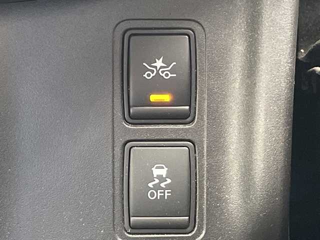 日産 セレナ ハイウェイスター G 愛知県 2016(平28)年 2.9万km ブリリアントシルバー プロパイロット/純正9型ナビ/フリップダウンモニター/全方位カメラ/両側パワースライドドア/レーダークルーズコントロール/コーナーセンサー/純正アルミホイール/LEDヘッドライト/リアオートエアコン/衝突軽減システム/フルセグ/CD DVD/Bluetooth/ステアリングスイッチ/スマートキー/プッシュスタート