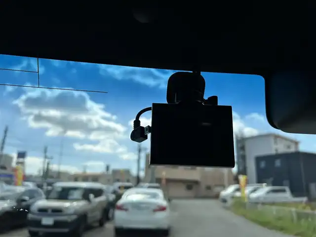 ホンダ Ｎ ＢＯＸ カスタム EX 福岡県 2021(令3)年 9万km プラチナホワイトパール クルーズコントロール/衝突軽減ブレーキ/レーンキープアシスト/オートライト/LEDヘッドライト/純正Gathersナビ/Bluetoothオーディオ/USB接続/フルセグTV/ETC/バックカメラ/プッシュスタートボタン/スマートキー/純正フロアマット/純正アルミホイール