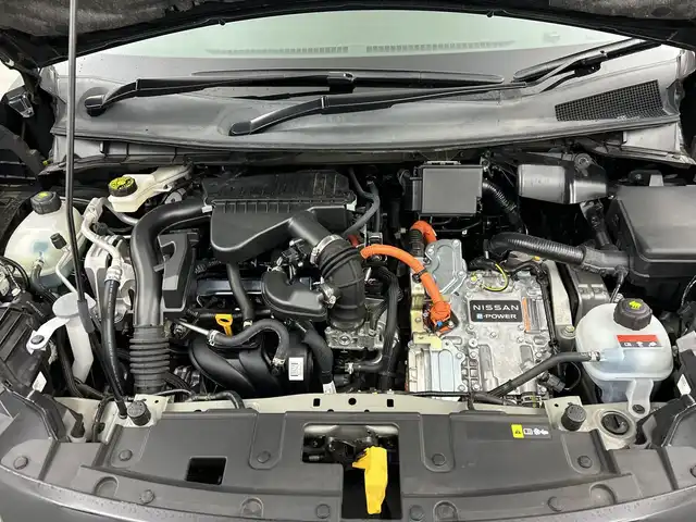 日産 オーラ G 三重県 2022(令4)年 3.5万km 黒 /禁煙車//純正ナビ/（BT.USB.AppleCarPlay.フルセグTV）//全方位カメラ//プロパイロット//エマージェンシーブレーキ//BOSEスピーカー//デジタルインナーミラー//ビルトインETC２．０//シートヒーター//オートハイビーム//レーダークルーズコントロール//ドライブレコーダー//ステアリングヒーター//置くだけ充電//ハーフレザーシート//コーナーセンサー/カラーコード：GAT