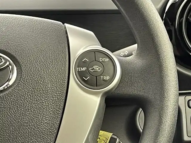 トヨタ アクア S 群馬県 2016(平28)年 2.3万km ライムホワイトパールクリスタルシャイン 衝突被害軽減ブレーキ　純正７インチナビ　バックカメラ　ＨＩＤライト　オートマチックハイビーム　ステアリングリモコン　レーンディパーチャーアラート　リモコンキー　横滑り防止装置　ビルトインＥＴＣ　禁煙車