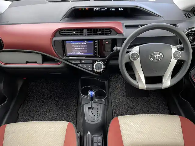 トヨタ アクア S 群馬県 2016(平28)年 2.3万km ライムホワイトパールクリスタルシャイン 衝突被害軽減ブレーキ　純正７インチナビ　バックカメラ　ＨＩＤライト　オートマチックハイビーム　ステアリングリモコン　レーンディパーチャーアラート　リモコンキー　横滑り防止装置　ビルトインＥＴＣ　禁煙車