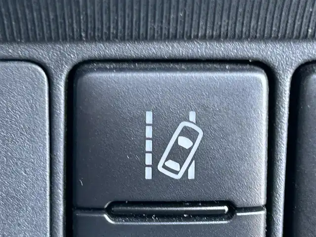 トヨタ アクア S スタイルブラック 岡山県 2017(平29)年 9.3万km ライムホワイトパールクリスタルシャイン 登録時走行距離92887km/モデリスタエアロ/純正ナビ（NSZT-W66T)/フルセグTV(AM.FM.CD.DVD.TV.BT)/バックカメラ/ドライブレコーダー/衝突軽減ブレーキ/横滑り防止装置/車線逸脱警報（レーンキープアシスト）/LEDヘッドライト/オートライト/オートマチックハイビーム/アイドリングストップ/純正フロアマット/プッシュスタート/スマートキー