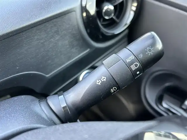 トヨタ アクア S スタイルブラック 岡山県 2017(平29)年 9.3万km ライムホワイトパールクリスタルシャイン 登録時走行距離92887km/モデリスタエアロ/純正ナビ（NSZT-W66T)/フルセグTV(AM.FM.CD.DVD.TV.BT)/バックカメラ/ドライブレコーダー/衝突軽減ブレーキ/横滑り防止装置/車線逸脱警報（レーンキープアシスト）/LEDヘッドライト/オートライト/オートマチックハイビーム/アイドリングストップ/純正フロアマット/プッシュスタート/スマートキー