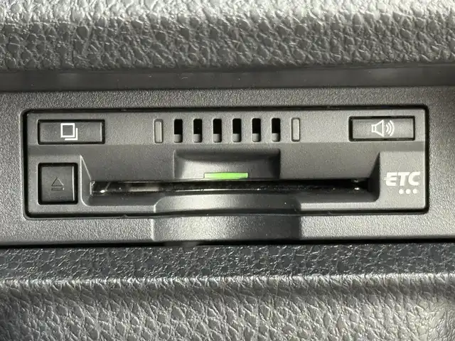 トヨタ ヴォクシー ZS 煌Ⅲ 福岡県 2021(令3)年 3.9万km ブラック 後席モニター　/純正１０型ナビ／フルセグＴＶ　/バックカメラ　/ビルトインETC　/前後ドラレコ　/クルーズコントロール　/コーナーセンサー　/衝突軽減ブレーキ　/レーンキープ　/アクセル踏み間違い防止　/両側電動スライドドア　/ハーフレザーシート