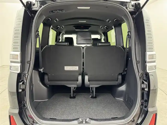 トヨタ ヴォクシー ZS 煌Ⅲ 福岡県 2021(令3)年 3.9万km ブラック 後席モニター　/純正１０型ナビ／フルセグＴＶ　/バックカメラ　/ビルトインETC　/前後ドラレコ　/クルーズコントロール　/コーナーセンサー　/衝突軽減ブレーキ　/レーンキープ　/アクセル踏み間違い防止　/両側電動スライドドア　/ハーフレザーシート