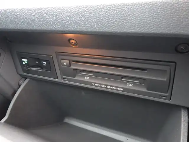 フォルクスワーゲン Ｔ－クロス TSI 1st 千葉県 2020(令2)年 2.9万km ピュアホワイト プリクラッシュブレーキシステム/プロアクティブ・オキュパント・プロテクション/アダプティブクルーズコントロール/ブラインドスポットディテクション/純正ナビ/地デジTV/【DVD/CD再生機能　Bluetooth接続】/【Apple CarPlay　Android Auto対応】/バックカメラ/ドライブレコーダー/ETC（2.0）/LEDヘッドライト/フォグライト/ウインカーミラー/コーナーセンサー/純正16インチアルミホイル/サイド/カーテンエアバッグ/スマートキー