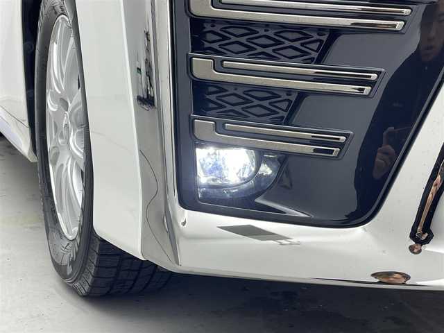 トヨタ ヴェルファイア ゴールデンアイズⅡ 愛媛県 2021(令3)年 4.2万km ホワイトパールクリスタルシャイン サンルーフ/純正フリップダウンモニター/純正ナビ/・Bluetooth/・HDMI入力端子/・USB入力端子/フルセグTV/バックカメラ/ビルトインETC/ドライブレコーダー/両側パワースライドドア/コーナーセンサー/電動リアゲート/衝突軽減システム/クルーズコントロール（追従有）/レーンキープアシスト/オートライト/オートマチックハイビーム/RSA/nanoeエアコン/LEDヘッドライド/プッシュスタート/スマートキー/スペアキー/取扱説明書/保証書