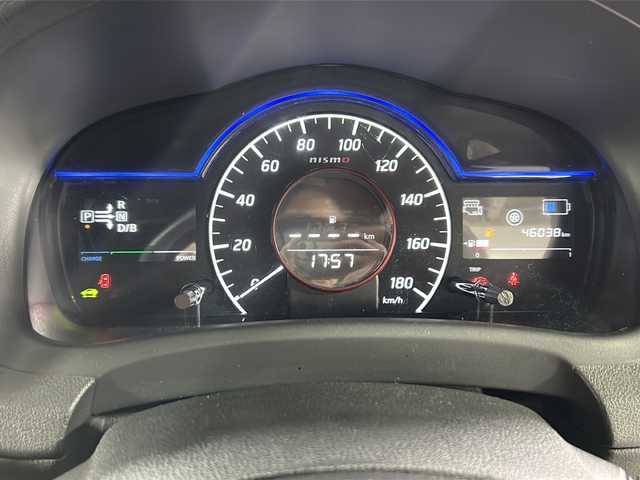 日産 ノート e－パワー ニスモ 福岡県 2017(平29)年 4.6万km ブリリアントホワイトパール 純正ナビ/ワンオーナー/全方位モニター/フルセグＴＶ/Bluetooth/デジタルインナーミラー　/前後純正ドライブレコーダー/前後クリアランスソナー　/純正16インチアルミホイール/純正フロアマット/スペアキー/Wエアバック/ＬＥＤオートライト/CD/DVD