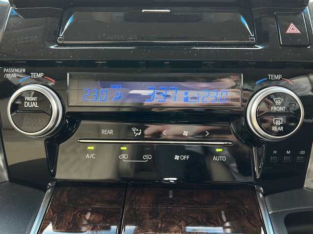 トヨタ アルファード X 茨城県 2019(平31)年 11.7万km ホワイトパールクリスタルシャイン 純正SDナビ【NSLN-W68】/・Bluetooth/AM/FM/衝突軽減ブレーキ/バックカメラ/クルーズコントロール/プッシュスタート/両側パワースライドドア/ETC/純正LEDヘッドライト/ドライブレコーダー/スマートキー/純正アルミホイール
