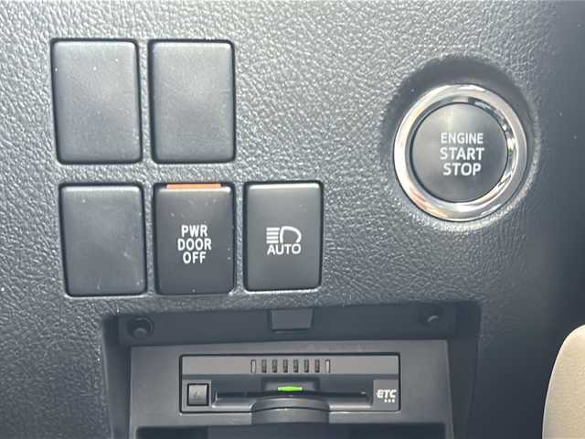 トヨタ アルファード X 茨城県 2019(平31)年 11.7万km ホワイトパールクリスタルシャイン 純正SDナビ【NSLN-W68】/・Bluetooth/AM/FM/衝突軽減ブレーキ/バックカメラ/クルーズコントロール/プッシュスタート/両側パワースライドドア/ETC/純正LEDヘッドライト/ドライブレコーダー/スマートキー/純正アルミホイール