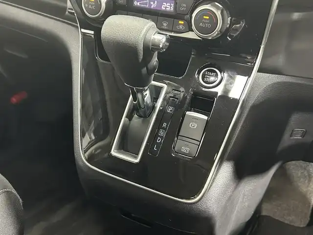 日産 セレナ ハイウェイスター V 大阪府 2020(令2)年 2.7万km ダークメタルグレー ProPILOT 純正10incナビ(フルセグ/DVD再生/Bluetooth) 360カメラ ETC 後席モニター 両側パワースライドドア 衝突軽減 クルコン BSM シートヒーター ドラレコ