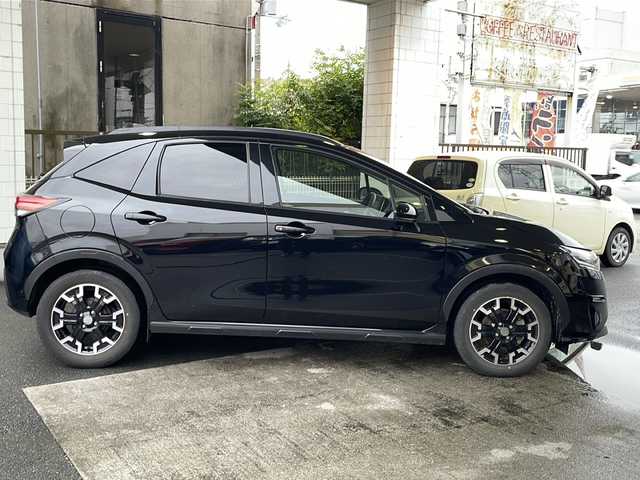 日産 ノート オーテック クロスオーバー 京都府 2022(令4)年 2.2万km 黒 純正ＳＤナビ　/ワイドナビ　/フルセグＴＶ　/アラウンドビューモニター　/コーナーセンサー　/ウィンカーミラー　/ＬＥＤヘッドライト/スマートキー　/スペアキー/横滑り防止装置/レーンキープアシスト/衝突被害軽減システム/ミュージックプレイヤー接続/AUTECHアルミホイール/Wエアバック