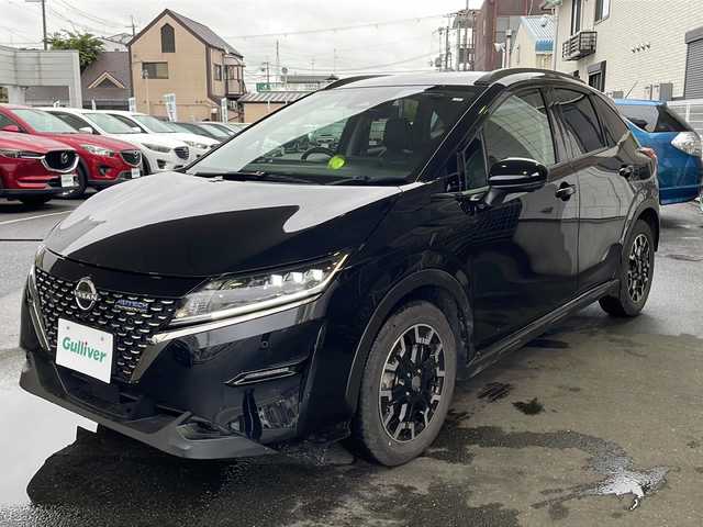 日産 ノート オーテック クロスオーバー 京都府 2022(令4)年 2.2万km 黒 純正ＳＤナビ　/ワイドナビ　/フルセグＴＶ　/アラウンドビューモニター　/コーナーセンサー　/ウィンカーミラー　/ＬＥＤヘッドライト/スマートキー　/スペアキー/横滑り防止装置/レーンキープアシスト/衝突被害軽減システム/ミュージックプレイヤー接続/AUTECHアルミホイール/Wエアバック