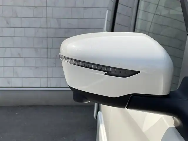 日産 セレナ e－パワー ハイウェイスター 福岡県 2018(平30)年 4.3万km ブリリアントホワイトパール 純正9型ナビ（フルセグ/SD/DVD/BT)アラウンドビューモニタープロパイロットエマージェンシーブレーキコーナーセンサー両側電動パワスラドラレコETCデジタルインナーミラシートヒーターステアリングヒーターオートホールドパーキングアシストLEDヘッドライト純正フロアマット純正アルミホイールスマートキープッシュスタート