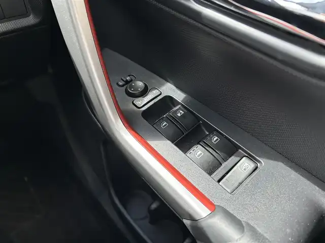 ダイハツ ロッキー G 新潟県 2021(令3)年 6.5万km ブラックマイカメタリック 純正ナビ【フルセグTV/FM・AM/BT/CD】/衝突軽減/アイドリングストップ/クルーズコントロール追従有/コーナーセンサー/バックカメラ/DN席シートヒーター/ドライブレコーダー/ETC/LEDヘッドライト/オートライト/レーンキープアシスト/ステアリングスイッチ/プッシュスタート/スマートキー