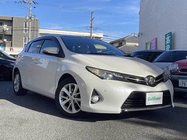 トヨタ オーリス 150X Sパッケージ 大阪府 2012(平24)年 6.7万km ホワイトパールクリスタルシャイン サンルーフ/純正SDナビ/-Bluetooth/フルセグTV/CD/DVD/FM/AM/ドラレコ/ビルトインETC/コーナーセンサー/プッシュスタート/スマートキー/-スペアキー×１/保証書/取扱説明書