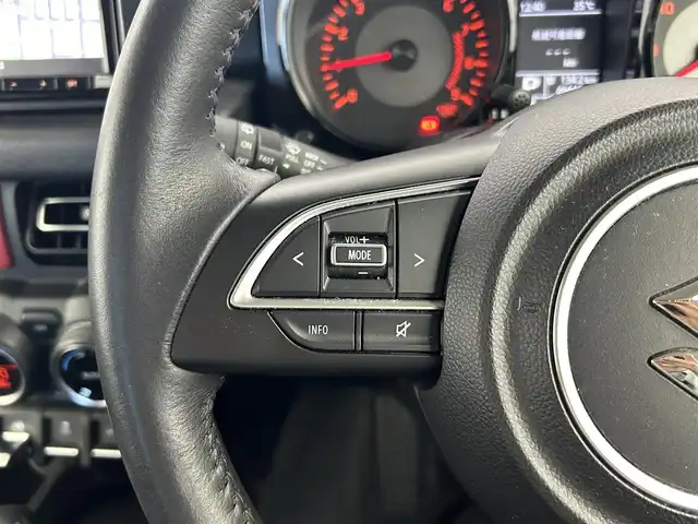 スズキ ジムニー XC 愛知県 2018(平30)年 5万km シフォンアイボリーメタリックブラック2トーンルーフ ルーフキャリア/HONEST フューエルキャップ/背面タイヤ/背面タイヤソフトカバー/純正8インチナビ/（CD/DVD/BT/フルセグ）/デュアルセンサーブレーキサポート/車線逸脱防止/横滑り防止/ダウンヒルアシスト/前席シートヒーター/ドラレコ/バックカメラ/ETC/ステアスイッチ/ミラーヒーター/フォグランプ/純正AW