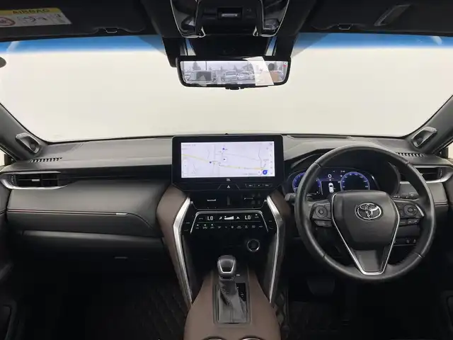 トヨタ ハリアー Z レザーパッケージ 富山県 2023(令5)年 3.5万km プレシャスブラックパール JBLサウンド/純正12.3型ディスプレイオーディオ（AM/FM/BT/USB）/フルセグTV/全方位カメラ/デジタルインナーミラー/ヘッドアップディスプレイ/ブラインドスポットモニター/レザーシート/D/N席パワーシート/D席メモリシート/シートヒーター/シートベンチレーション/ハンドルヒーター/衝突被害軽減システム/レーダークルーズコントロール/レーンキープアシスト/コーナーセンサー/横滑り防止装置/純正アルミホイール/社外フロアマット/オートLEDライト/オートマチックハイビーム/パワーバックドア/スマートキー