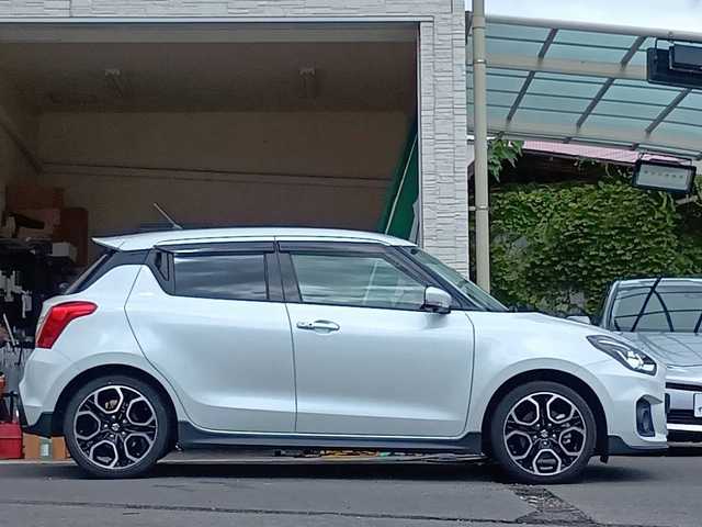 スズキ スイフト スポーツ 大分県 2023(令5)年 4.3万km ピュアホワイトP 純正メモリーナビ/フルセグ/Bluetooth/DVD/アラウンドビューモニター/クルーズコントロール/レーンキープアシスト/ビルトインETC/シートヒーター/純正LEDヘッドライト/フォグランプ/オートライトコントロール/純正16インチアルミホイール