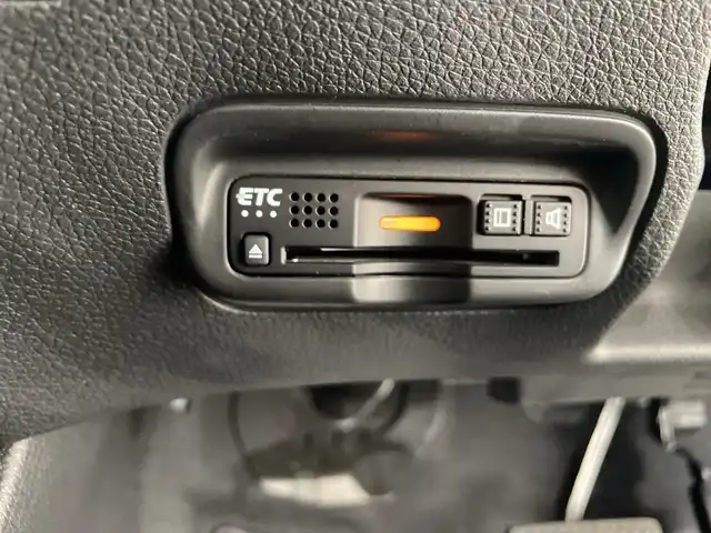 ホンダ ヴェゼル ハイブリッド Z ホンダセンシング 栃木県 2019(平31)年 5.5万km パール 純正ディスプレイオーディオ(WX-211C)/(ワンセグTV・CD)/バックカメラ/前方ドライブレコーダー/ホンダセンシング/ ・衝突軽減システム/ ・レーンキープアシスト/ ・オートクルーズコントロール/ハーフレザーシート/前席シートヒーター/MTモード付AT/LEDヘッドライト/オートライト/純正アルミホイール/純正フロアマット/チップアップシート/ETC/スマートキー