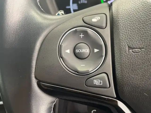 ホンダ ヴェゼル ハイブリッド Z ホンダセンシング 栃木県 2019(平31)年 5.5万km パール 純正ディスプレイオーディオ(WX-211C)/(ワンセグTV・CD)/バックカメラ/前方ドライブレコーダー/ホンダセンシング/ ・衝突軽減システム/ ・レーンキープアシスト/ ・オートクルーズコントロール/ハーフレザーシート/前席シートヒーター/MTモード付AT/LEDヘッドライト/オートライト/純正アルミホイール/純正フロアマット/チップアップシート/ETC/スマートキー