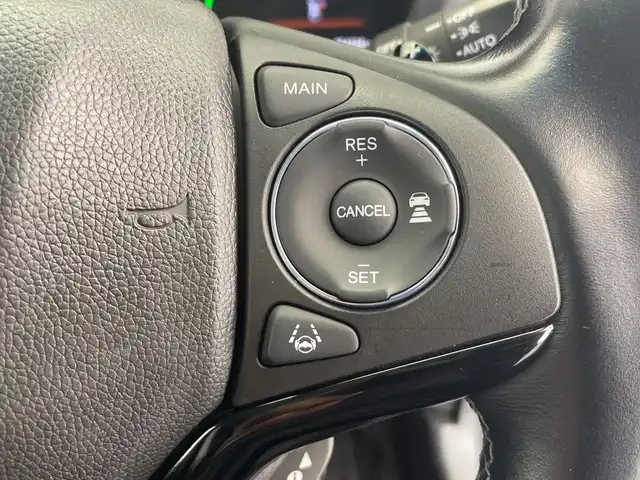 ホンダ ヴェゼル ハイブリッド Z ホンダセンシング 栃木県 2019(平31)年 5.5万km パール 純正ディスプレイオーディオ(WX-211C)/(ワンセグTV・CD)/バックカメラ/前方ドライブレコーダー/ホンダセンシング/ ・衝突軽減システム/ ・レーンキープアシスト/ ・オートクルーズコントロール/ハーフレザーシート/前席シートヒーター/MTモード付AT/LEDヘッドライト/オートライト/純正アルミホイール/純正フロアマット/チップアップシート/ETC/スマートキー