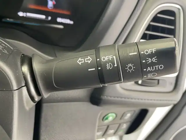 ホンダ ヴェゼル ハイブリッド Z ホンダセンシング 栃木県 2019(平31)年 5.5万km パール 純正ディスプレイオーディオ(WX-211C)/(ワンセグTV・CD)/バックカメラ/前方ドライブレコーダー/ホンダセンシング/ ・衝突軽減システム/ ・レーンキープアシスト/ ・オートクルーズコントロール/ハーフレザーシート/前席シートヒーター/MTモード付AT/LEDヘッドライト/オートライト/純正アルミホイール/純正フロアマット/チップアップシート/ETC/スマートキー