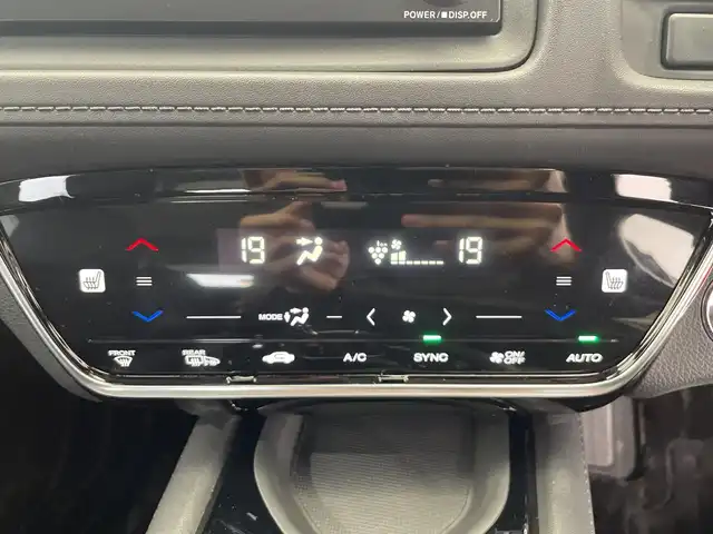 ホンダ ヴェゼル ハイブリッド Z ホンダセンシング 栃木県 2019(平31)年 5.5万km パール 純正ディスプレイオーディオ(WX-211C)/(ワンセグTV・CD)/バックカメラ/前方ドライブレコーダー/ホンダセンシング/ ・衝突軽減システム/ ・レーンキープアシスト/ ・オートクルーズコントロール/ハーフレザーシート/前席シートヒーター/MTモード付AT/LEDヘッドライト/オートライト/純正アルミホイール/純正フロアマット/チップアップシート/ETC/スマートキー