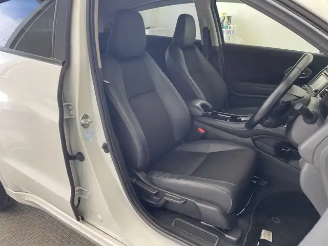 ホンダ ヴェゼル ハイブリッド Z ホンダセンシング 栃木県 2019(平31)年 5.5万km パール 純正ディスプレイオーディオ(WX-211C)/(ワンセグTV・CD)/バックカメラ/前方ドライブレコーダー/ホンダセンシング/ ・衝突軽減システム/ ・レーンキープアシスト/ ・オートクルーズコントロール/ハーフレザーシート/前席シートヒーター/MTモード付AT/LEDヘッドライト/オートライト/純正アルミホイール/純正フロアマット/チップアップシート/ETC/スマートキー