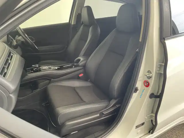 ホンダ ヴェゼル ハイブリッド Z ホンダセンシング 栃木県 2019(平31)年 5.5万km パール 純正ディスプレイオーディオ(WX-211C)/(ワンセグTV・CD)/バックカメラ/前方ドライブレコーダー/ホンダセンシング/ ・衝突軽減システム/ ・レーンキープアシスト/ ・オートクルーズコントロール/ハーフレザーシート/前席シートヒーター/MTモード付AT/LEDヘッドライト/オートライト/純正アルミホイール/純正フロアマット/チップアップシート/ETC/スマートキー