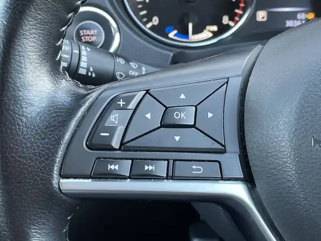 日産 エクストレイル ハイブリッド 20Xi レザーエディション 千葉県 2020(令2)年 3.1万km シャイニングブルー 純正９インチナビ/サンルーフ/レザーシート/プロパイロット/バックカメラ/衝突被害軽減システム/車線逸脱警報/クルーズコントロール/横滑り防止装置/ETC/ドライブレコーダー/アイドリングストップ/LEDヘッドライト/フォグランプ/オートライト/ウィンカーミラー/電動格納ミラー/純正１７インチAW/シートヒーター/シートリフター/ステアリングヒーター/プッシュスタート/スマートキー/フロアマット/ドアバイザー/地図SD無し←欠品のため動作未確認