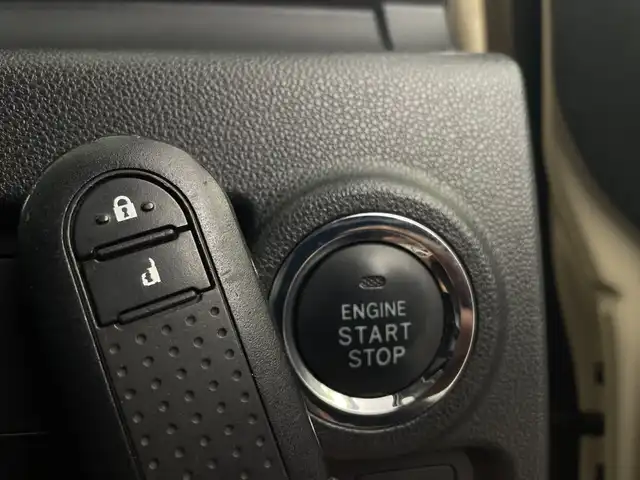 トヨタ パッソ モーダ　S 新潟県 2018(平30)年 3.3万km ブラックマイカメタリック/パウダリーベージュメタリック 2トーン 衝突被害軽減ブレーキ/純正メモリナビ/オートライト/フォグランプ/純正14インチアルミホイール/アイドリングストップ/コーナーセンサー/スマートキー