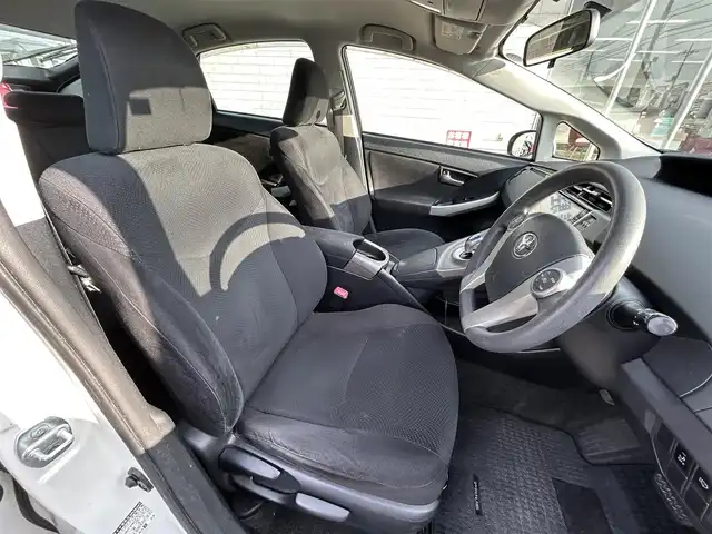 トヨタ プリウス S ツーリングセレクション 群馬県 2013(平25)年 10.6万km ホワイトパールクリスタルシャイン (株)IDOMが運営する【じしゃロン伊勢崎店】の自社ローン専用車両になりますこちらは現金またはオートローンご利用時の価格です。自社ローンご希望の方は別途その旨お申付け下さい/社外SDナビゲーション/バックカメラ/CD/DVD/SD/DTV/BT/LEDヘッドライト/オートライト/ETC/ドアバイザー/純正フロアマット