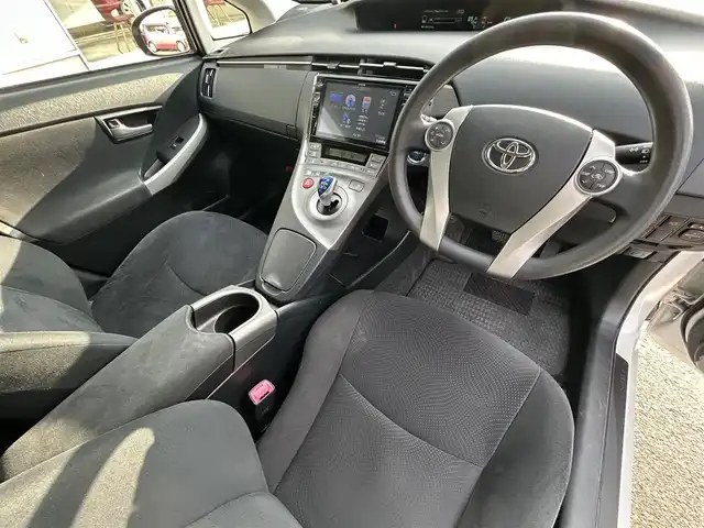 トヨタ プリウス S ツーリングセレクション 群馬県 2013(平25)年 10.6万km ホワイトパールクリスタルシャイン (株)IDOMが運営する【じしゃロン伊勢崎店】の自社ローン専用車両になりますこちらは現金またはオートローンご利用時の価格です。自社ローンご希望の方は別途その旨お申付け下さい/社外SDナビゲーション/バックカメラ/CD/DVD/SD/DTV/BT/LEDヘッドライト/オートライト/ETC/ドアバイザー/純正フロアマット